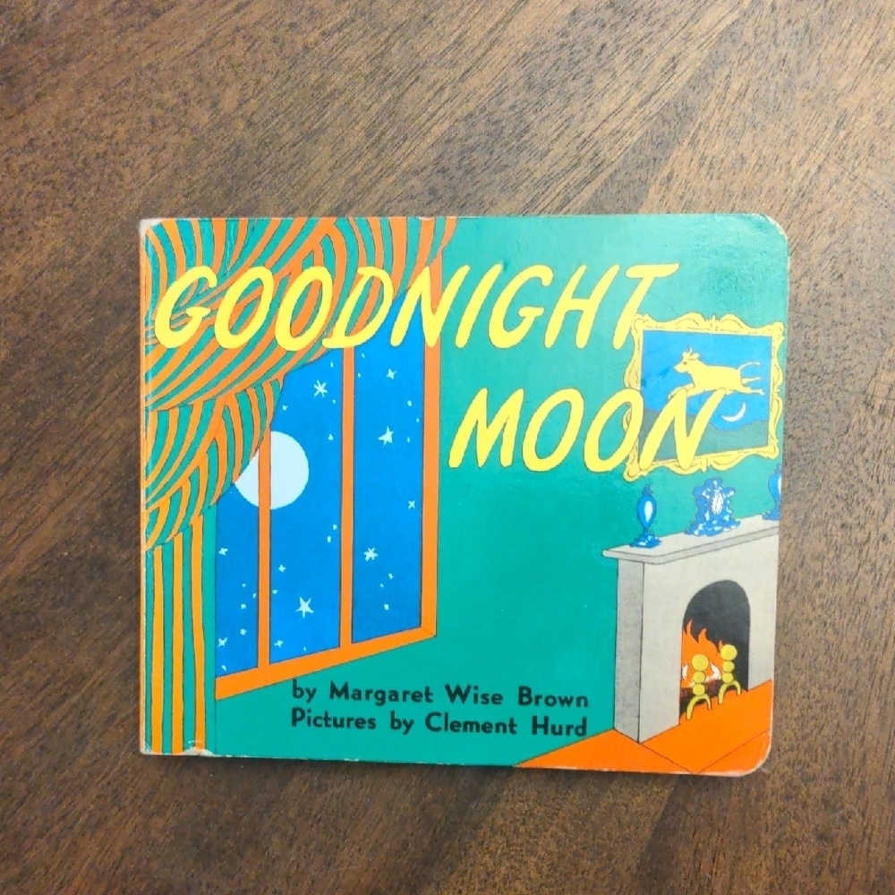 Goodnight Moon Board Book – Classic Bedtime Story by Margaret Wise Brown